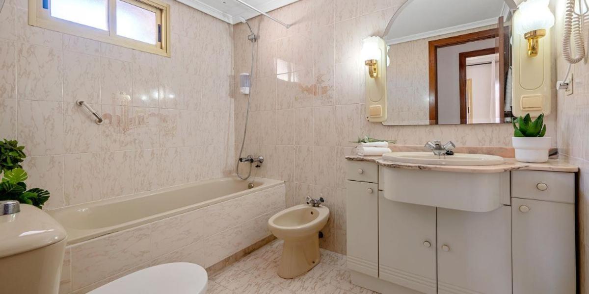 Alea Rentals - Albeniz La Pineda Luaran gambar